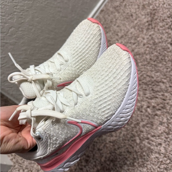 Nike Women's White and Pink Sneakers - Picture 3 of 4